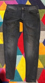 WRANGLER PÁNSKÉ KRÁSNÉ SLIM DŽÍNY L