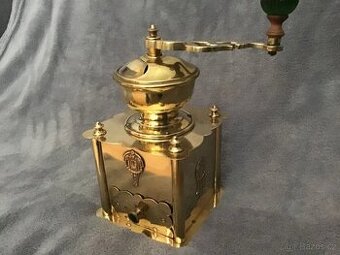 Mosazný mlýnek starý velký zdobený.