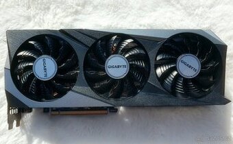 GIGABYTE AMD Radeon RX 6800 XT GAMING OC - top stav, záruka