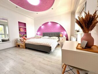 Prodej rodinného domu 213 m² s pozemkem 645 m² - 1