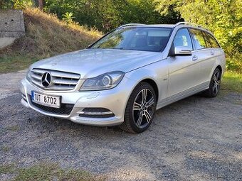 Prodám Mercedes Benz C220 CDI 125 Kw S Vadou Motoru