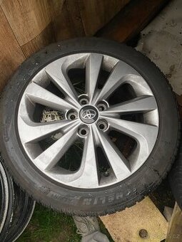 Alu kola 17” 5x114,3 Toyota a zimní pneu 215/50/R17