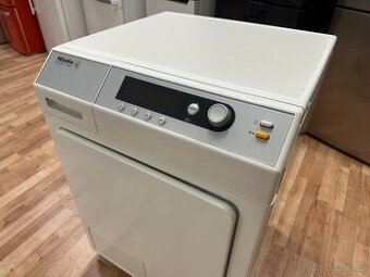 Sušička prádla Miele (151)