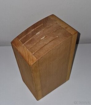 Kuchyňský stojan na nože masiv