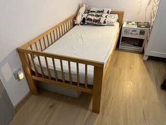 Dětská masivní postel 160x70