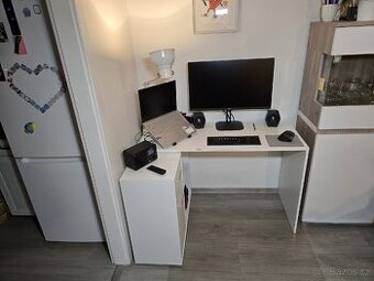 Rezervováno # Malý kancelářský stolek# PC stůl