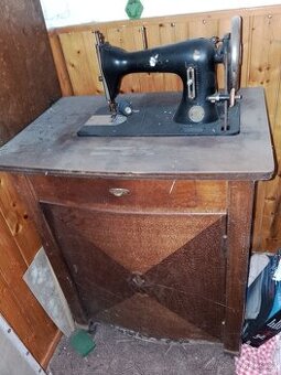 Šlapací sici stroj