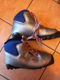 Dětské boty na běžky vel. 33