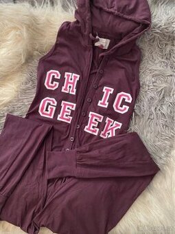 Velmi příjemný domácí overal nebo pyžamo zn. Next