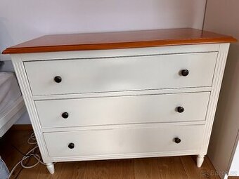 2x Bílá komoda z masivu SOB nábytek Swedish Blond