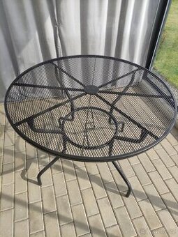 Prodám zahradní stůl kovový