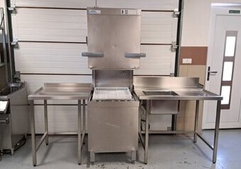 Průchozí korbová myčka Winterhalter GS 502