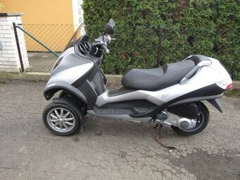 Piaggio MP3 250 L3e