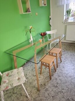 Skleněný jídelní stůl - 1