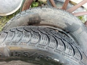 Dvě zimní pneu -levně - 1
