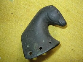 Stará kovová ozdoba - hlava koně
