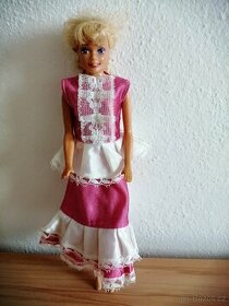 Šaty pro Barbie 8