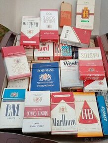 Staré krabičky od cigaret