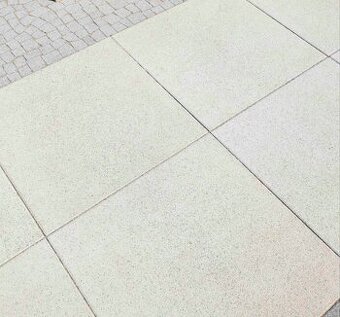 tryskaná dlažba 100x50x12cm bílá - 498 m2