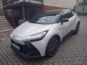 Predám TOYOTU C-HR 1,8 HYBRIB-EXECUTIVE-automat