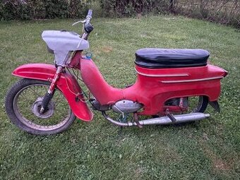 Jawa 50 05 pionýr včetně revmaplechu.