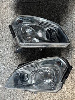 Levé a pravé přední světlo Nissan Qashqai J10 / díly