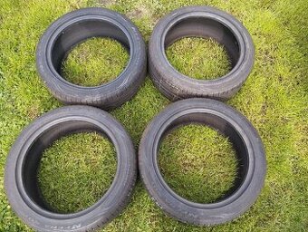 Pneu 235/45 ZR18