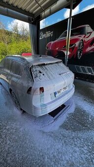 Převod operativního leasingu - VW Golf Variant life (2025)