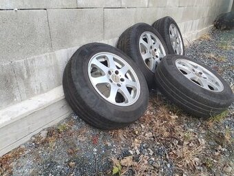 Sada kol ENZO R15 ET42 z Ford Focus II