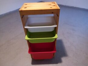 Skříňka na úložné boxy
