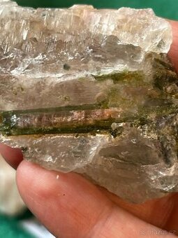 Drahé kameny, minerály: Turmalín, Safír, Stilbit, Apofylit