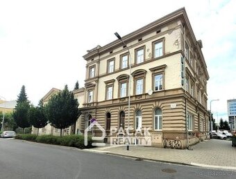 Pronájem zrekonstruované vybavené kanceláře 1+kk (27 m2) v O