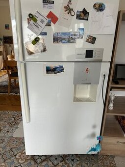 ŠIROKÁ AMERICKÁ LEDNICE S MRAZÁKEM