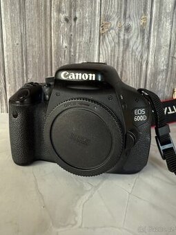 Canon EOS 600D fotoaparát