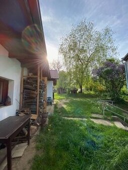 Dům cca 200m obytné plochy + zahrada 1400m, garáž, dílny