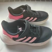 dívčí tenisky Adidas vel. 34