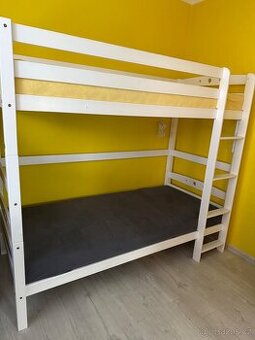 Dvoupatrová postel z bukového dřeva (90x200, vysoká)