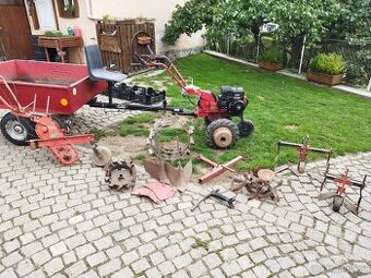 Kultivátor,rotavator Mountfield překáží.