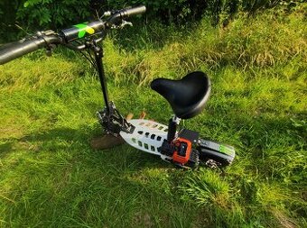 X scooters. motorová 2T .