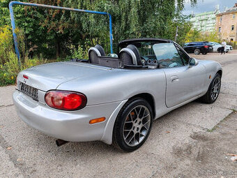 Mazda MX-5 ROADSTER Miata jeden majitel 2004 kabrio MX5
