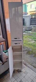 Koupelnová skříňka