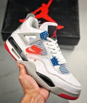 AIR JORDAN 4 Retro