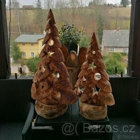 vánoční stromek motorovou pilou