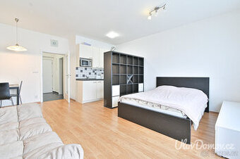 Prodej bytu 1+kk, Praha 15 - Horní Měcholupy