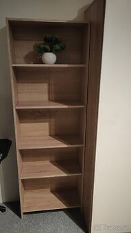 Knihovna / policová skříň