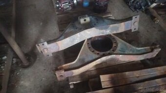 Zadní příčka z Tatra 815 měchy