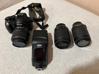 Foto set Nikon D3100 + 3 objektivy a blesk
