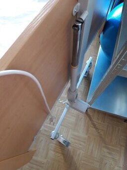 Zdravotní polohovaci postel