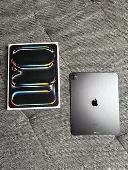 iPad Pro 13" 256GB M4 Vesmírně černý - zánovní, záruka