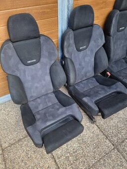 Sportovní sedačky Recaro plně nastavitelné